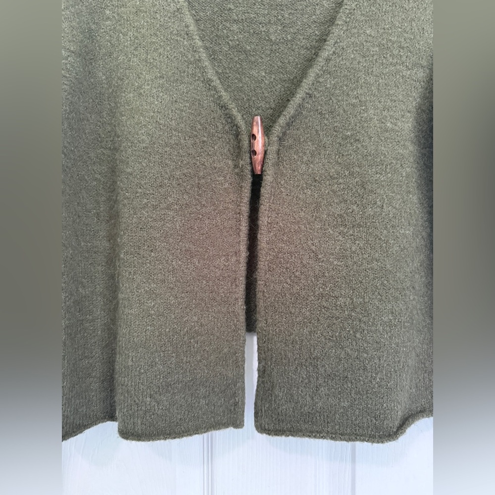 Moss Green Open-Front Women’s Sweater Cardigan - Picture 6 of 13